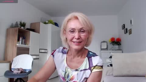 Snapshot of jasmin18v chatting on 09.12.25 Jasmin room for people 40 online show from 09.12.25