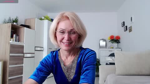 Snapshot of jasmin18v chatting on 09.29.25 Jasmin room for people 40 online show from 09.29.25