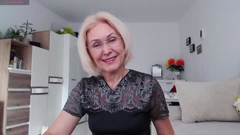 Snapshot of jasmin18v chatting on 10.09.25 Jasmin room for people 40 online show from 10.09.25