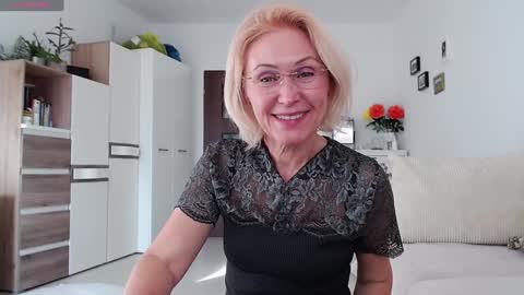 Snapshot of jasmin18v chatting on 10.19.25 Jasmin room for people 40 online show from 10.19.25