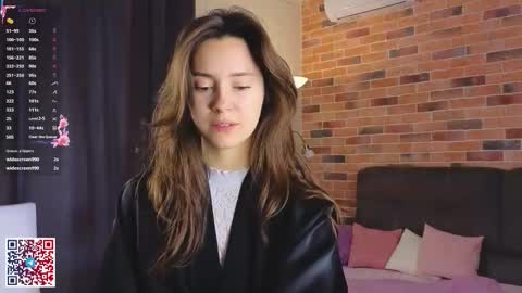 Snapshot of jasmindoroti chatting on 10.17.25 Chloe online show from 10.17.25
