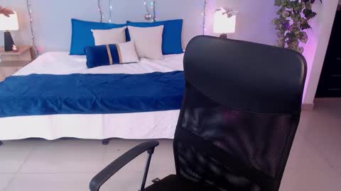 Instagram jasminecampbell1  online show from 12.05.25