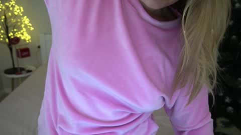 Snapshot of jasminegrayy chatting on 12.23.24 Jasmine online show from 12.23.24