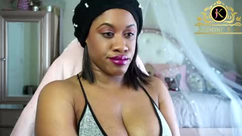 Snapshot of jasminekay chatting on 02.25.25 JasmineKay online show from 02.25.25