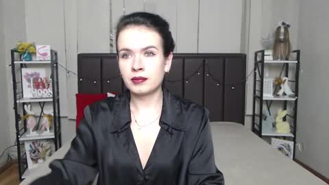 JasmineKouch online show from 11.22.25