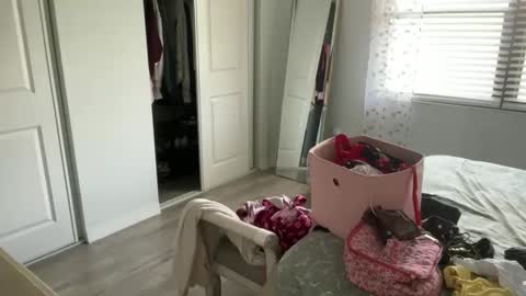 Jasmine Tate online show from 04.17.26