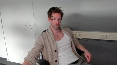 Snapshot of jasonberg29 chatting on 03.05.25 Jason online show from 03.05.25