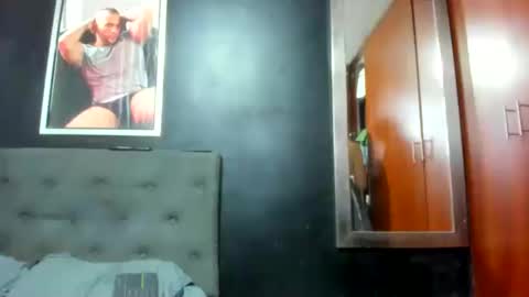 Snapshot of jasonmartiinez chatting on 12.26.24 online show from 12.26.24