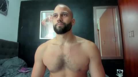 Snapshot of jasonmartiinez chatting on 01.29.25 online show from 01.29.25