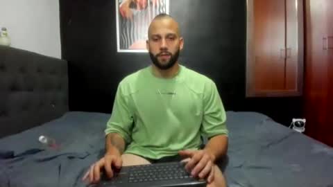 Snapshot of jasonmartiinez chatting on 02.14.25 online show from 02.14.25