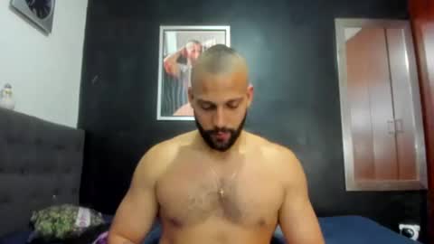 Snapshot of jasonmartiinez chatting on 02.22.25 online show from 02.22.25