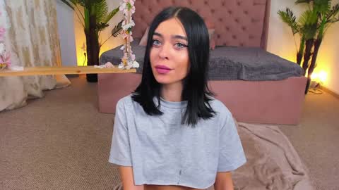 Snapshot of jassyejoy chatting on 12.13.24 JassyeJoy online show from 12.13.24