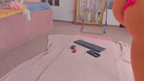 Snapshot of jassyejoy chatting on 10.31.25 JassyeJoy online show from 10.31.25