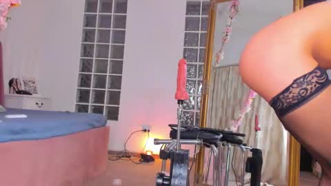 Snapshot of jassyejoy chatting on 11.25.25 JassyeJoy online show from 11.25.25