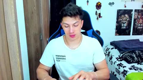 Javier online show from 02.17.25