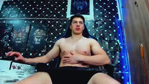 Snapshot of javiersexymann chatting on 06.16.26 Javier online show from 06.16.26