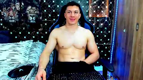 Snapshot of javiersexymann chatting on 07.18.26 Javier online show from 07.18.26