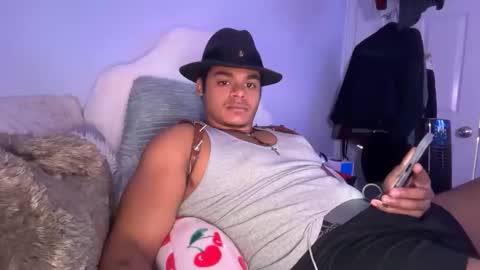 Snapshot of javiricorich chatting on 10.24.25 javiSdick online show from 10.24.25