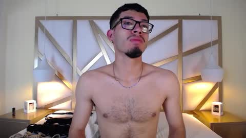 Snapshot of jaxon_carter chatting on 11.19.25 jaxon_carter online show from 11.19.25