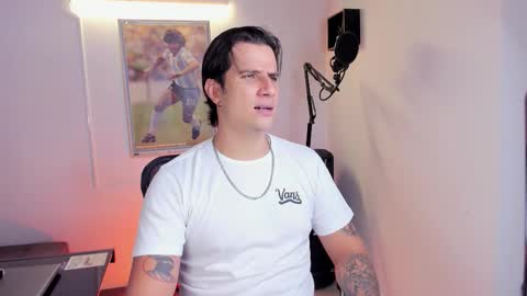 Snapshot of jayalvarrez_ chatting on 10.26.25 Jay Alvarrez online show from 10.26.25