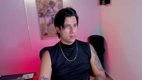 Snapshot of jayalvarrez_ chatting on 11.01.25 Jay Alvarrez online show from 11.01.25