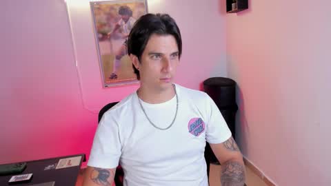 Snapshot of jayalvarrez_ chatting on 11.08.25 Jay Alvarrez online show from 11.08.25