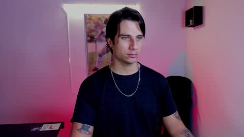 Snapshot of jayalvarrez_ chatting on 11.29.25 Jay Alvarrez online show from 11.29.25