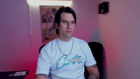 Snapshot of jayalvarrez_ chatting on 11.30.25 Jay Alvarrez online show from 11.30.25