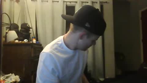 Snapshot of jaybrik92 chatting on 11.23.25 Jlio Delgauto online show from 11.23.25