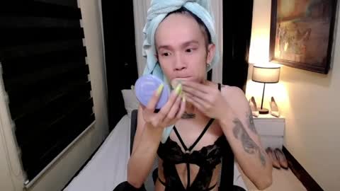 Anne Fox online show from 04.05.26