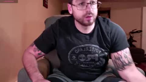 Snapshot of jayxcee_official chatting on 12.20.25 jayxcee OFFICIAL online show from 12.20.25