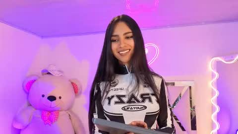 Jazmin  online show from 10.21.25