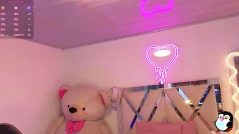 Snapshot of jazmin_tay chatting on 11.22.25 Jazmin online show from 11.22.25