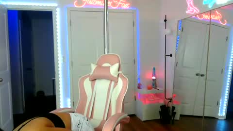 Jazmine Fox online show from 06.26.26