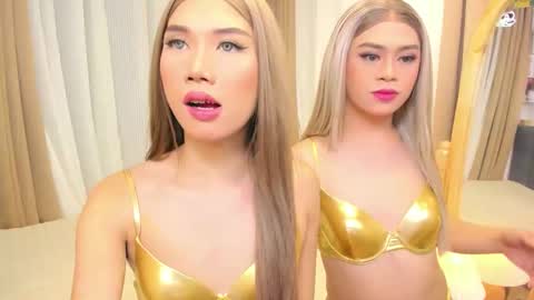 Snapshot of jchugecock chatting on 11.22.25 jchugecock online show from 11.22.25