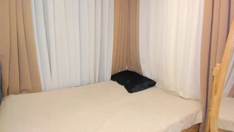 Snapshot of jchugecock chatting on 12.04.25 jchugecock online show from 12.04.25