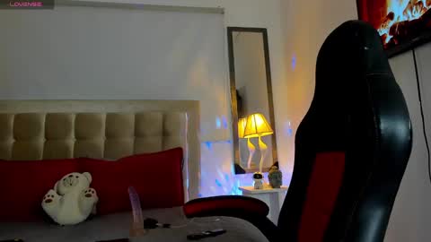 Snapshot of jdaniel_shellby chatting on 02.26.25 jhon online show from 02.26.25