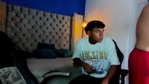 Snapshot of jdaniel_shellby chatting on 10.14.25 jhon online show from 10.14.25