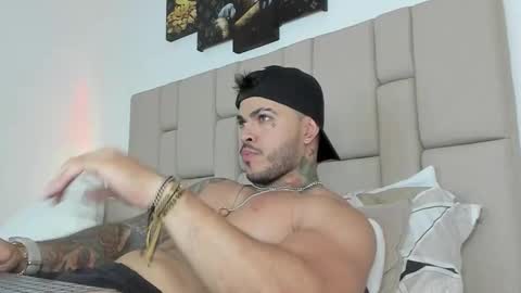 Snapshot of jean_lopez chatting on 09.22.25 Jean axelcrow Modelo Independiente online show from 09.22.25