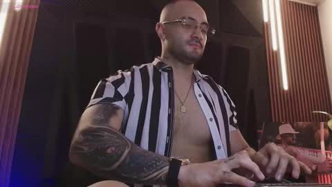 Jean Colleman online show from 03.04.26