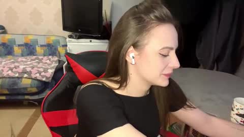 Snapshot of jeanettefrey chatting on 02.15.26 Alice online show from 02.15.26