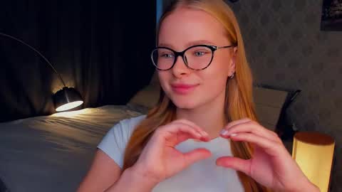 Snapshot of jeanicecoult chatting on 10.19.25 Jenny online show from 10.19.25