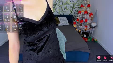 Snapshot of jeanniefox_ chatting on 12.30.24 jeanniefox_ online show from 12.30.24