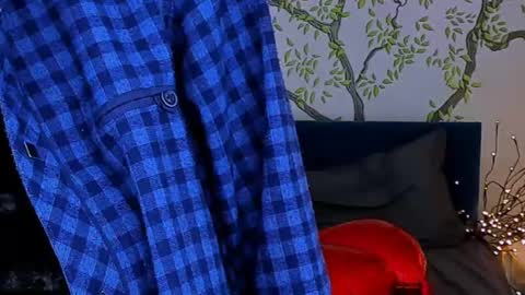 Snapshot of jeanniefox_ chatting on 02.15.25 jeanniefox_ online show from 02.15.25