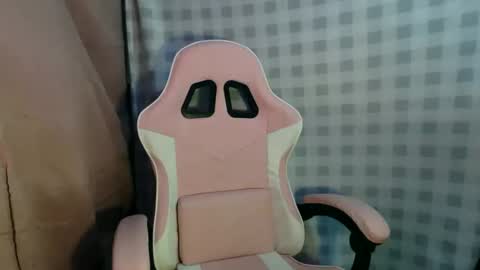 Snapshot of jeanny_babe chatting on 05.25.26 jeanny_babe online show from 05.25.26