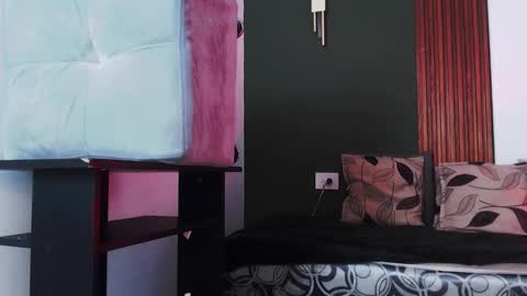 Snapshot of jeanys_sneider chatting on 10.30.25 Jeays online show from 10.30.25