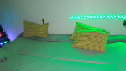 Snapshot of jeff_ray_ chatting on 01.08.25 Jeff online show from 01.08.25