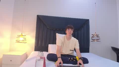 Snapshot of jeffbellfort chatting on 06.18.26 JeffBellfort online show from 06.18.26
