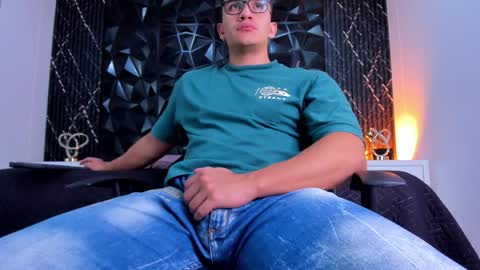 Snapshot of jeffdaltton chatting on 10.20.25 Jeff online show from 10.20.25