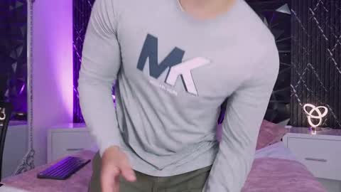 Snapshot of jeffdaltton chatting on 12.16.25 Jeff online show from 12.16.25